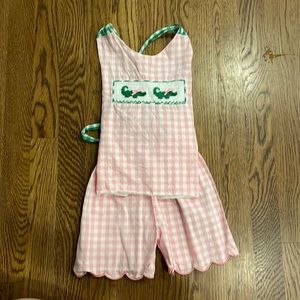 2T Two piece, open back, pink gingham smocked outfit. Excellent used condition.